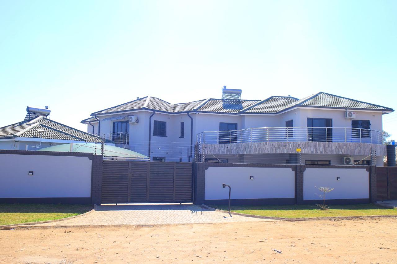 Brooke Paradise, Bulawayo, Zimbabwe