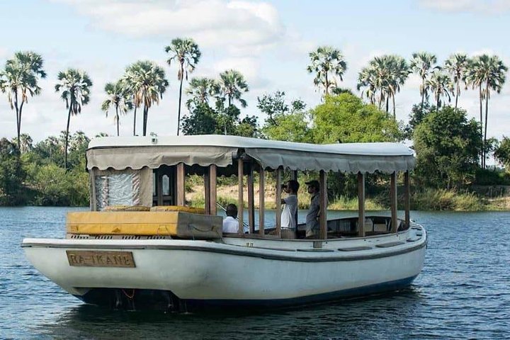 Classic breakfast cruise in Victoria Falls