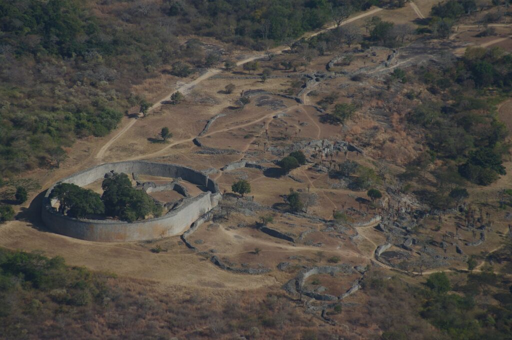 Luftaufnahme der Great Enclosure in Great Zimbabwe