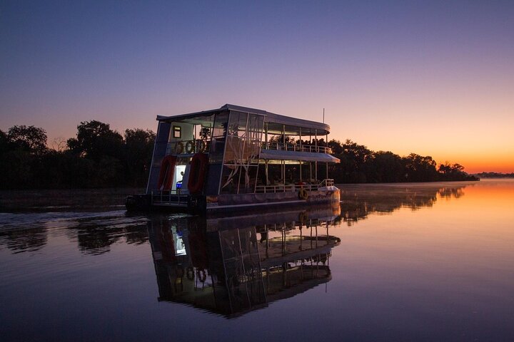 Luxury zambezi sunset game cruise in Victoria Falls