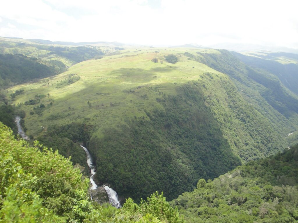 Die Pungwe-Fälle im grünen Hochland des Nyanga-Nationalparks