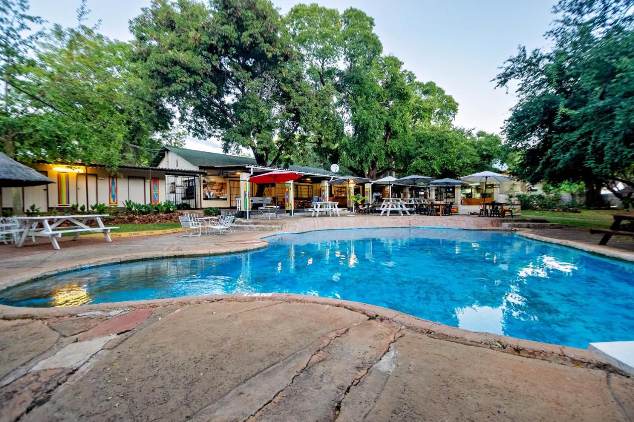 Shoestrings Backpackers Lodge Vic Falls, Victoria Falls, Zimbabwe