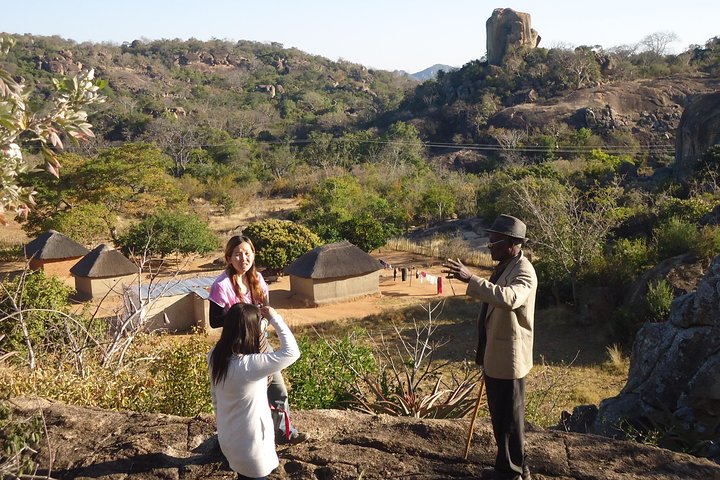 Silunguzi matopos village rock paintings in Matobo Hills