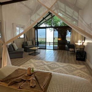 Spurwing Island lodge, Lake Kariba, Zimbabwe