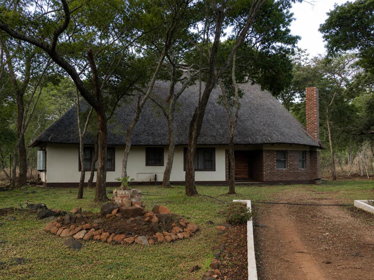The Celestial Crescent Hideaway, Beatrice, Zimbabwe