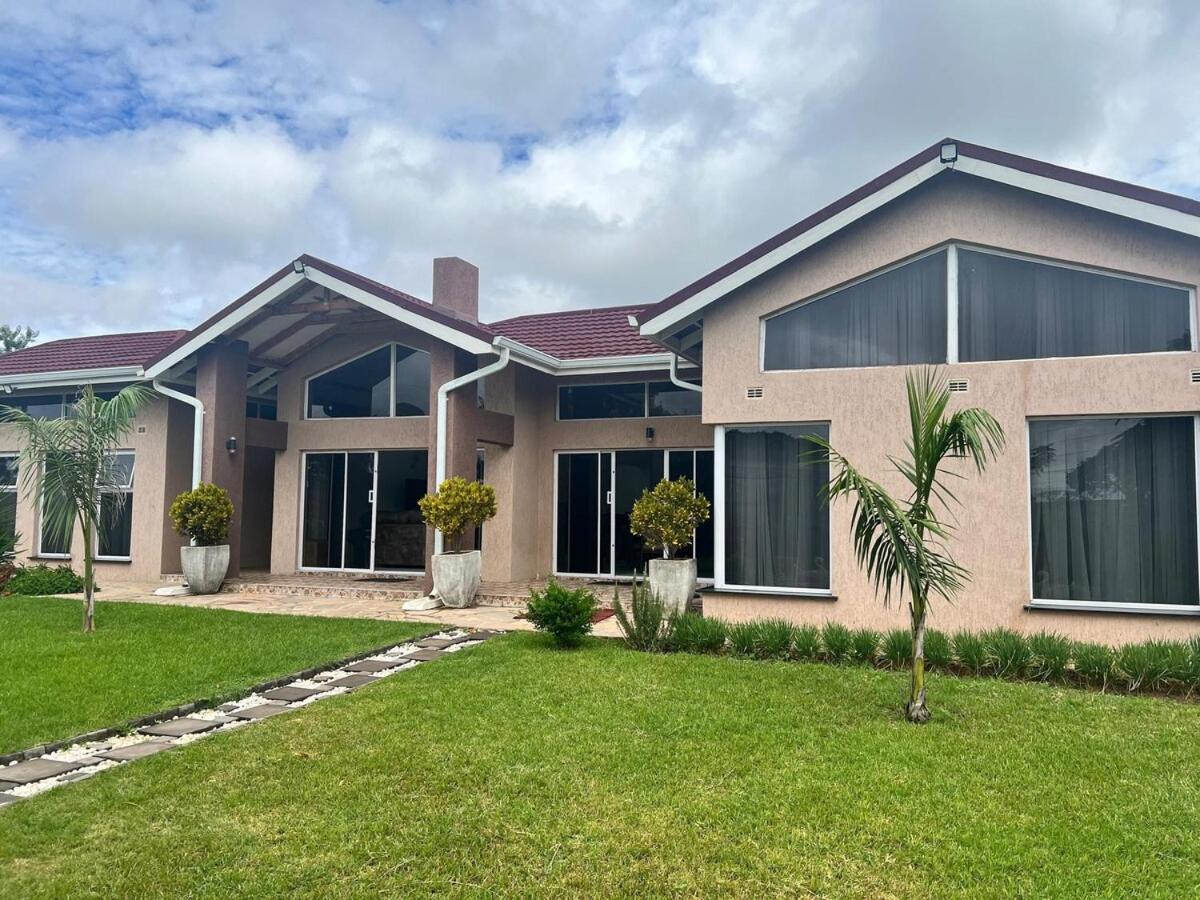 Greendale Home with Pool, Hopley Avenue, Harare, Zimbabwe