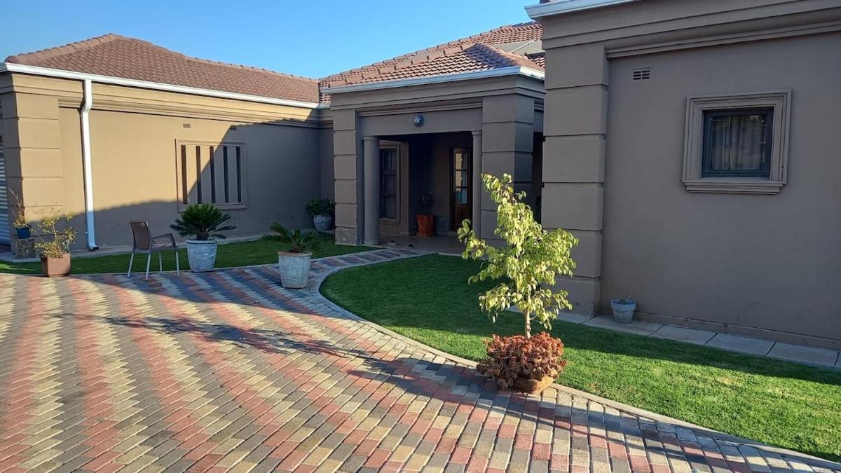 Woodmead Meadows, Harare, Zimbabwe